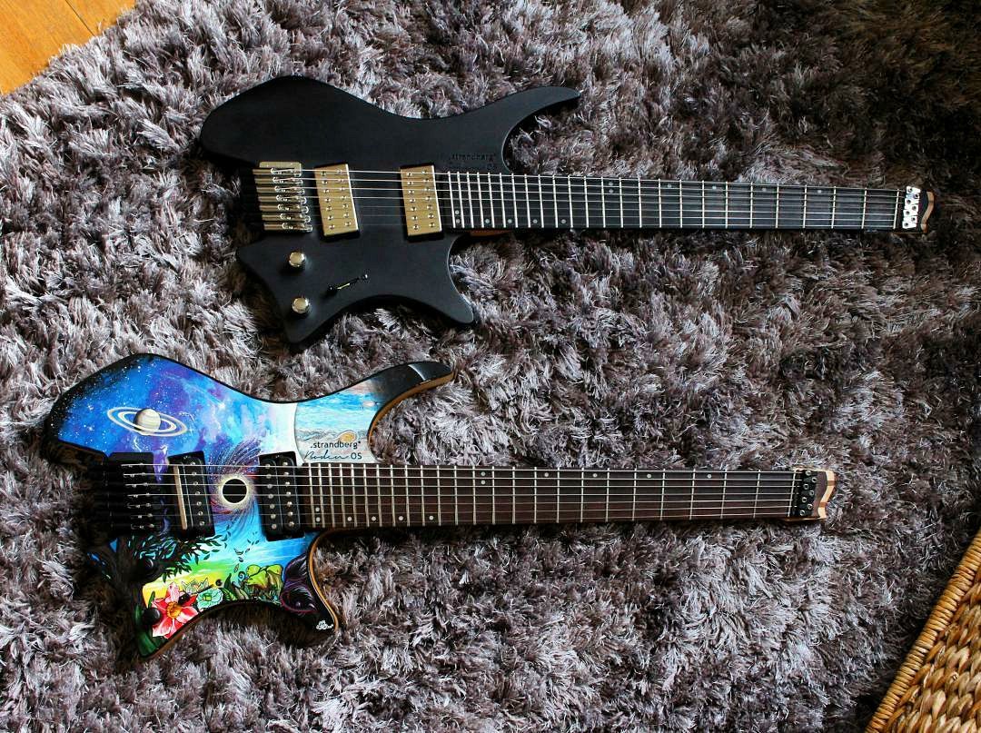 strandbergGuit's tweet photo. .unique* 📸: Lobo Medina #strandbergguitars #headlessguitars #bodenos #limitededition #custompaintjob #guitarcollection #goheadless https://t.co/jXGcvt43Np