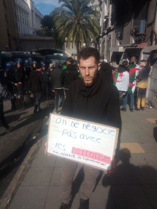 NasSim19952608's tweet photo. #الجزائر
#حراك_22_مارس
#Algerie
#Algéria
#حراك_22مارس_الجزاير https://t.co/DkcTbISxND