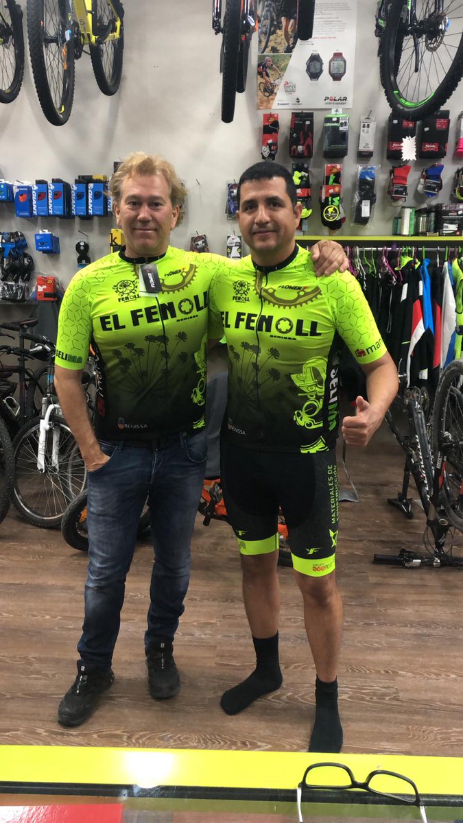 Agentisociphone's tweet photo. ¡NOTICIÓN! Estamos muy contentos de anunciar que somos patrocinadores del Club Ciclista El Fenoll - Benissa 😀👏 ¡Nos encanta cómo ha quedado la equipación del club con nuestro logo! 😍😍 ¿Qué os parece? https://t.co/ueTwmCW9jR