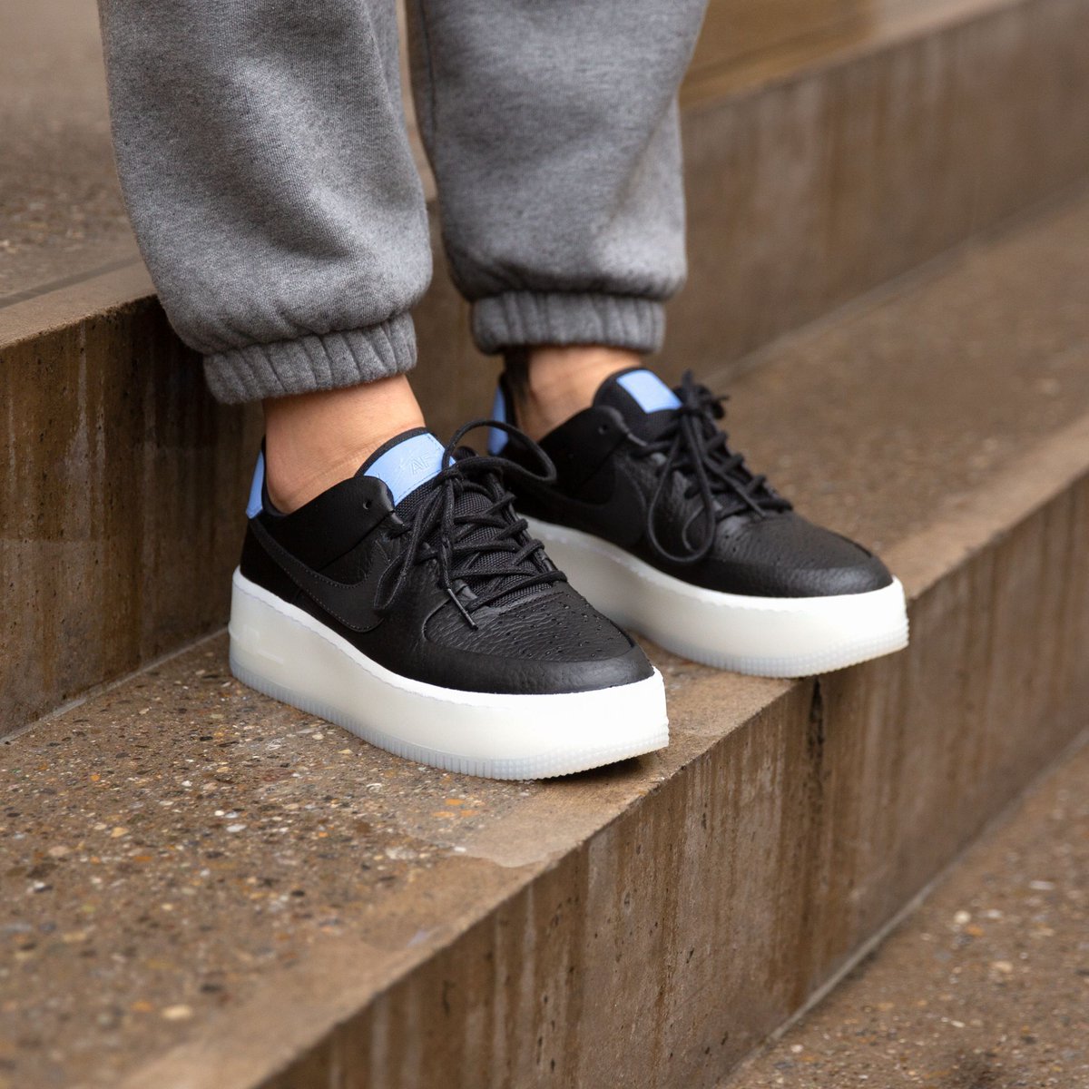 nike air force 1 sage low lx black