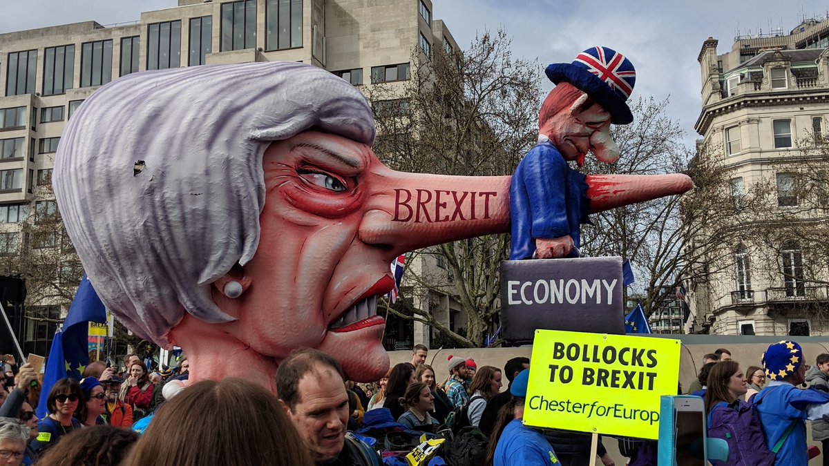 jennylg's tweet photo. Put it to the people. The culmination of a day of marching, representing, collaborating, protesting. 🚶‍♀️🇪🇺🇬🇧🚶‍♂️ #PutItToThePeople #PeoplesVoteMarch #PeoplesVote #Brexit #TechForUK https://t.co/BuyIuJtmZW
