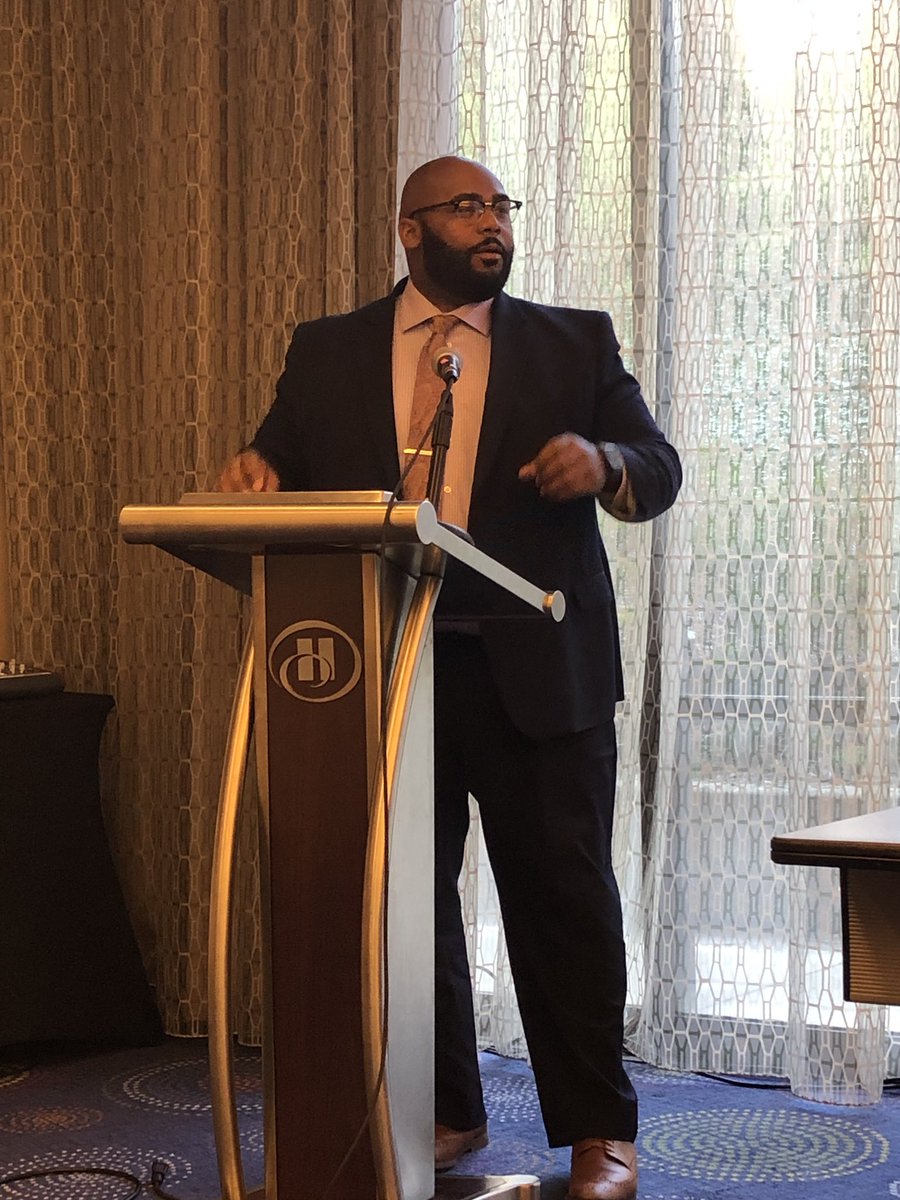 lblarrea's tweet photo. .@waltersimmons88 from the #workforce board view! #UpskillingRetail #careerpathways #multitasking #originstory in retail #everybodyhasone Bringing in Employers #tools #local #grants @PGCTNI building transferable skills #competencies #retail @WFSDallas https://t.co/6BA57TtEGf