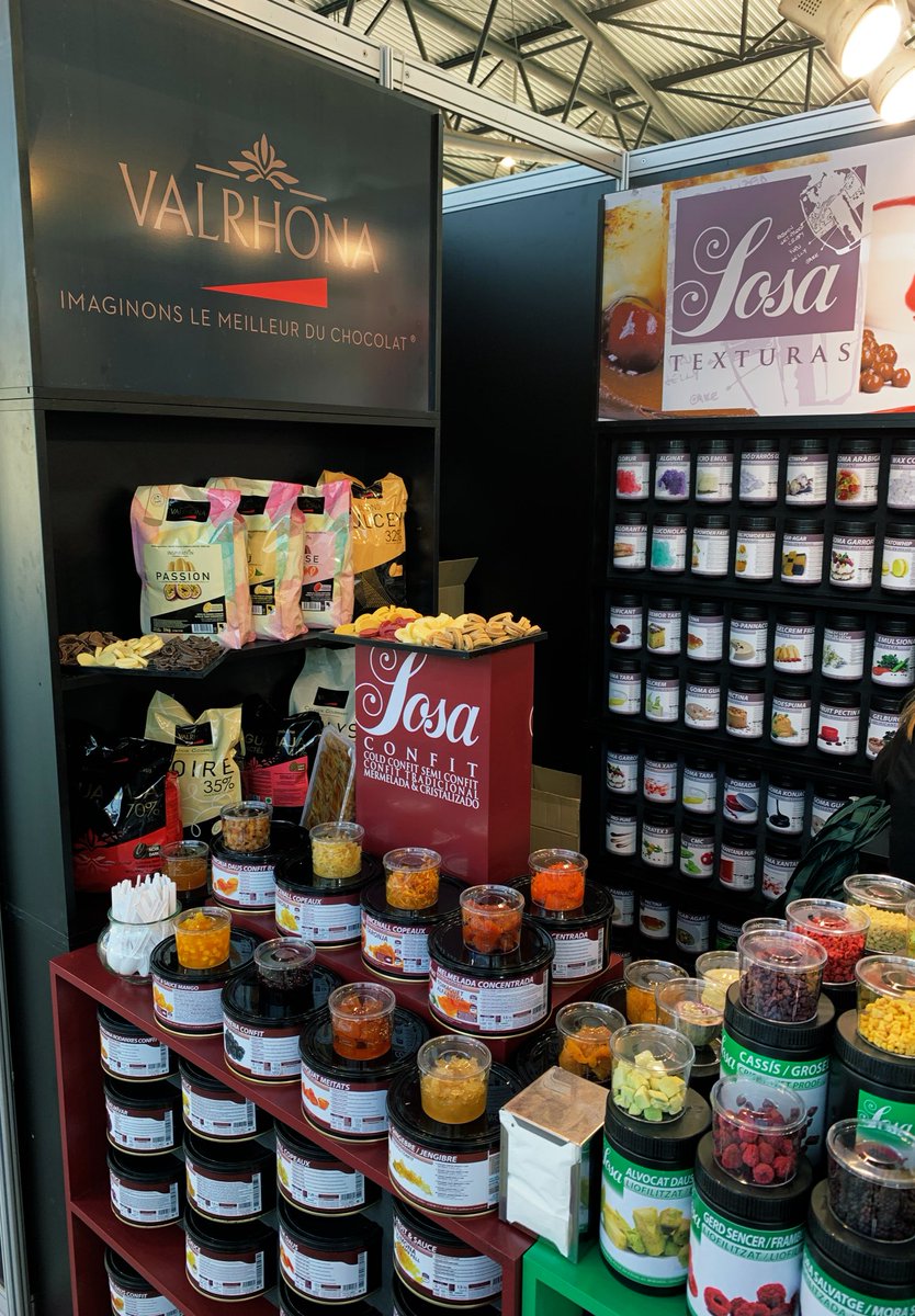 ValrhonaES's tweet photo. Este fin de semana estamos en el @FestastTortosa junto con @SosaIngredients dando a conocer y probar una amplia gama de producto #Valrhona https://t.co/3xagZ5eSbL