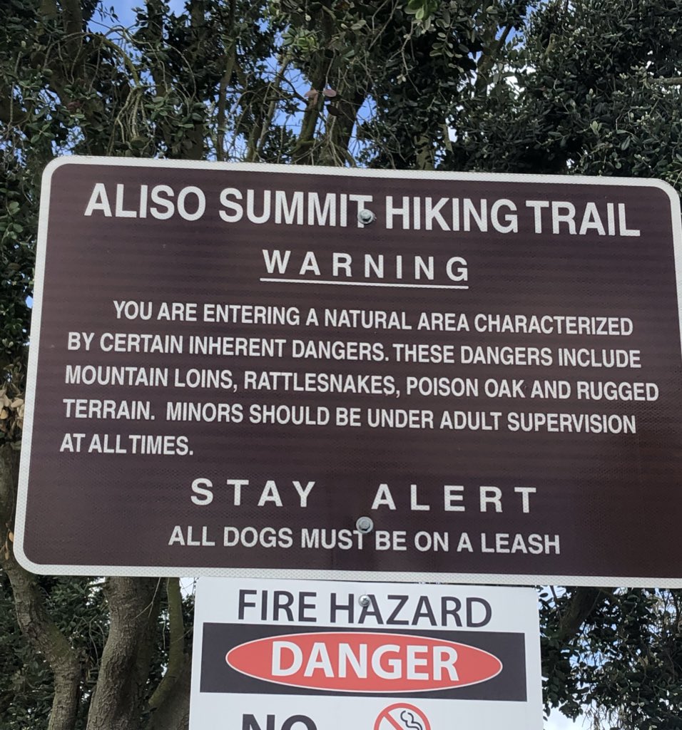 Michsteer's tweet image. Running up this very hard Pacific Island Drive, then onto flowery trails! The last photo shows the always hikarioys sign saying beware of mountain LOINS!!  #trialrunning #SaturdayMotivation