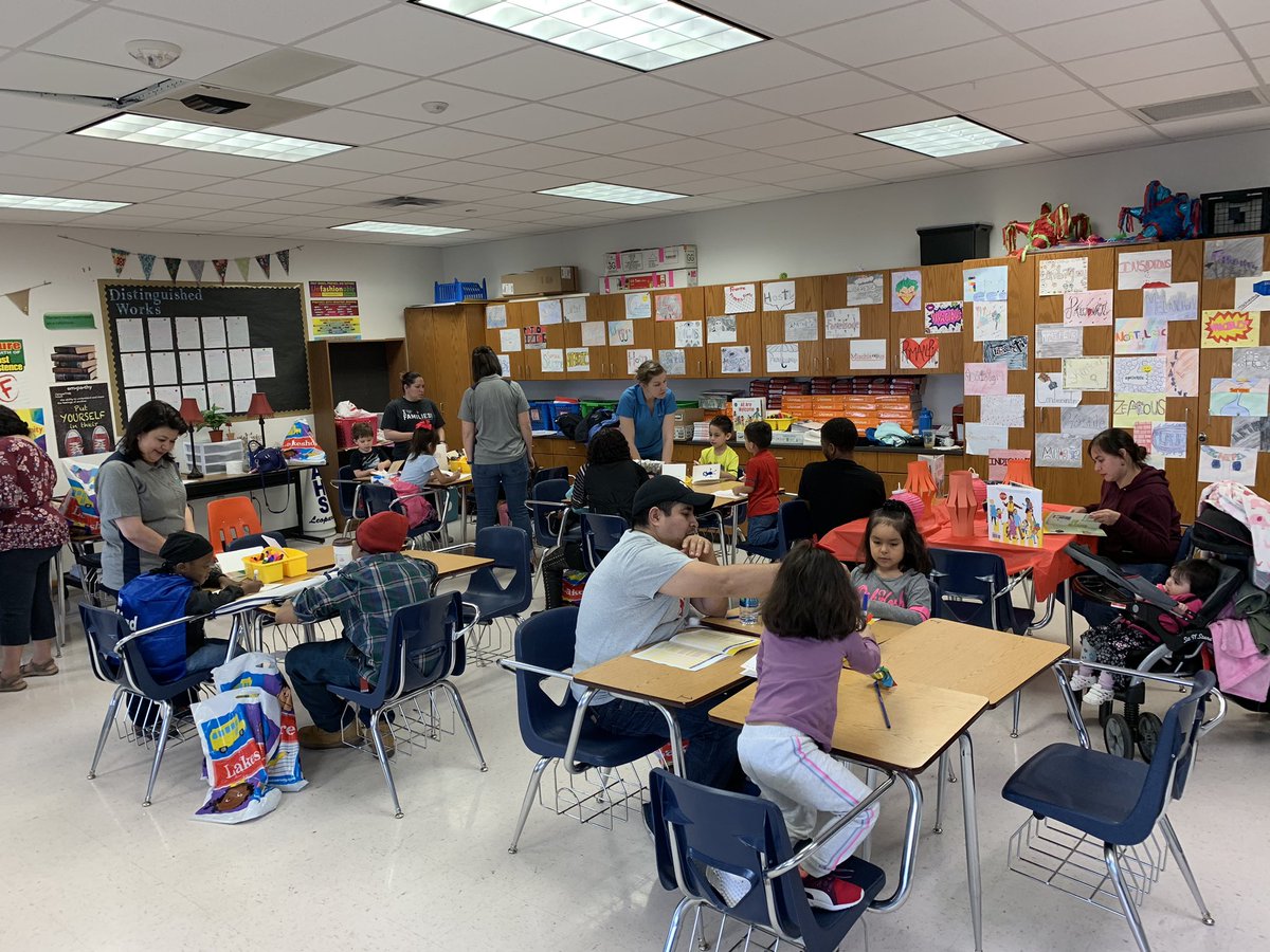 jwburchfiel's tweet photo. What a great day promoting reading in Dallas ISD to our students and families! #readforme2019 @ICanReadDallas @DallasReads https://t.co/VWUn5ZlY2q