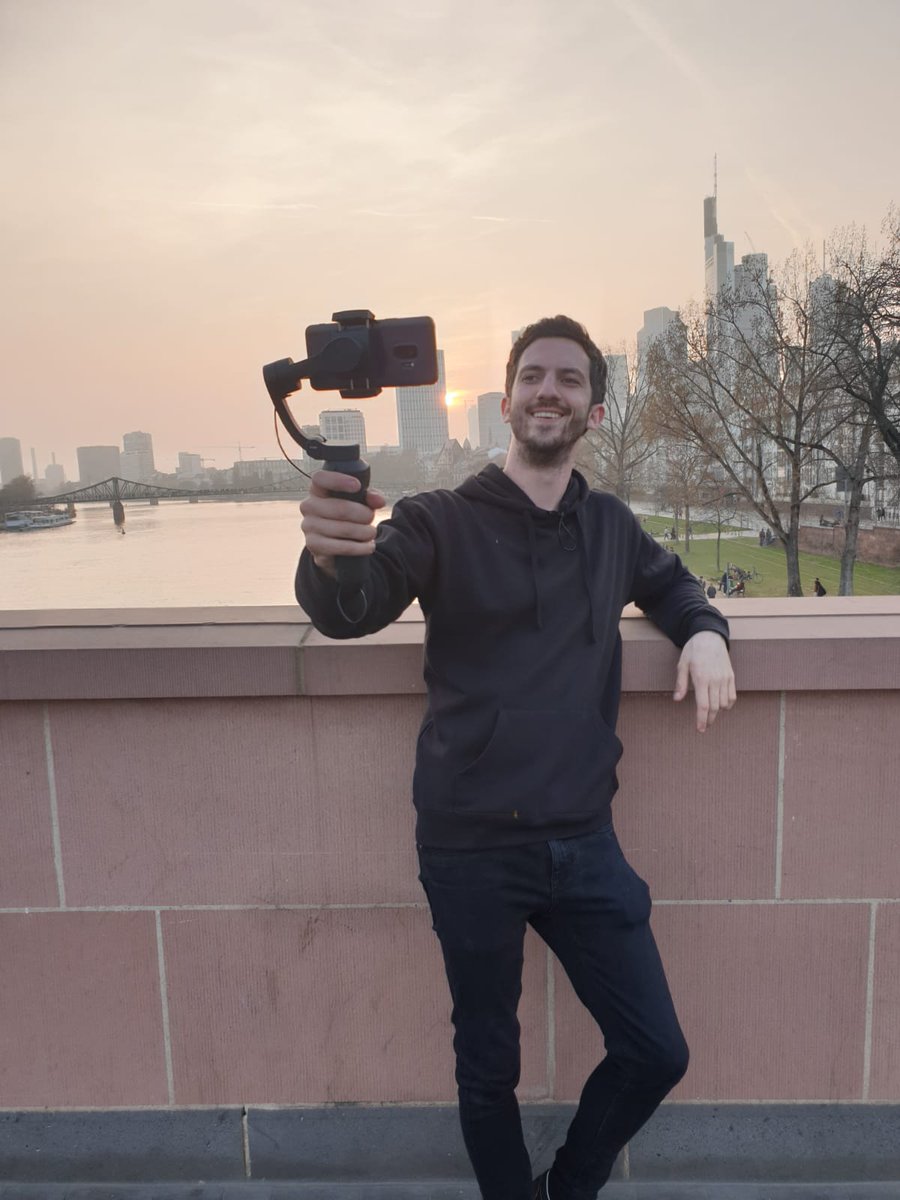 Einfach un- fucking glaublich!!!

Der Tag war einfach der Hammer!!! Ich bedanke mich so sehr für den ganzen Support heute im Stream!! Zusammen mit euch haben wir die Demo in Frankfurt unterstützt
Ihr seid die Besten <3