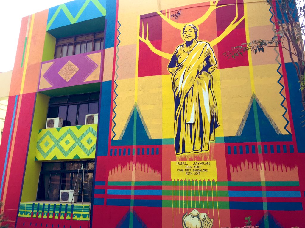 BengaluruNift's tweet image. Unveiling the campus facade wall, luminously designed by @WorldOfHalahala on interweaving and on the foundress Pupul Jayakar. Inheritance story;Legacy proud. Executed by the students ably supported by Noel Abraham. @susanthomasirs #wallart #wallnuts #dreamproject #gratitude