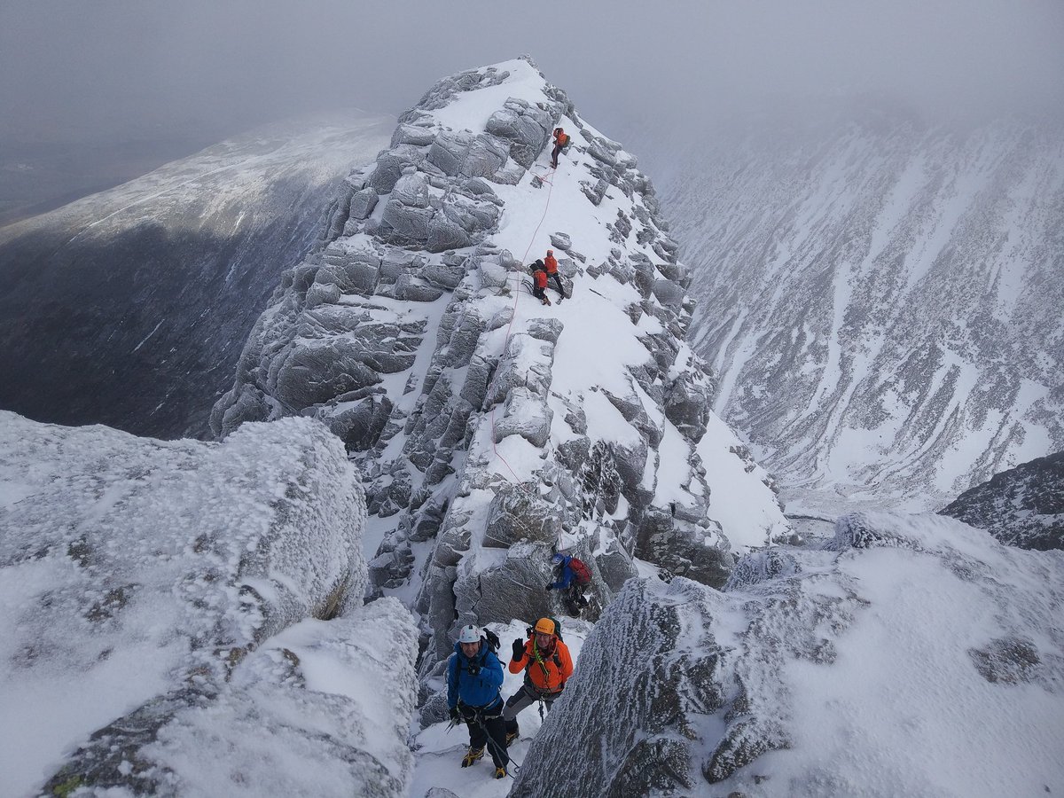 WestCoastGuides's tweet photo. A winter ascent of Tower Ridge on Ben Nevis now ticked off Stephen and Jardine's bucket list as of this afternoon.

https://t.co/In592qjB1x

@lowealpine @the_AMI #scotwinter @Trollclimbing #Munros #bennevis
#cichut #mountaineering #climbing https://t.co/9rsaSy1NEg