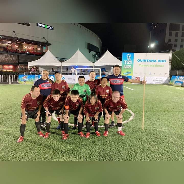 EdsonAvilan's tweet photo. .#FelizSábado #México  porque HOY juega la semifinal el equipo de #FutDown que representa a #Cancún. 

#QuintanaRoo (Relámpagos FC) vs #Jalisco.⚽✌

Todos unos Campeones, ¿Ustedes qué opinan?

#CancúnTierraDeTodos #FelizFinde https://t.co/9gZSKdin1B