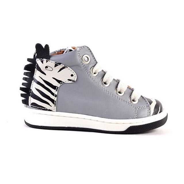 MAASHOES's tweet photo. We love them sooo much! Must-have of this season! 🦓❤️🦓 @hippeschoentjes.be #maashoes #handmadeinspain #kidsshoes #zebra #funnyshoes #originalshoes #musthave #boysneakers #unisexsneakers #hightop #trendyshoes  https://t.co/EEF0cqpiI0 https://t.co/p0ZkpBhJx5