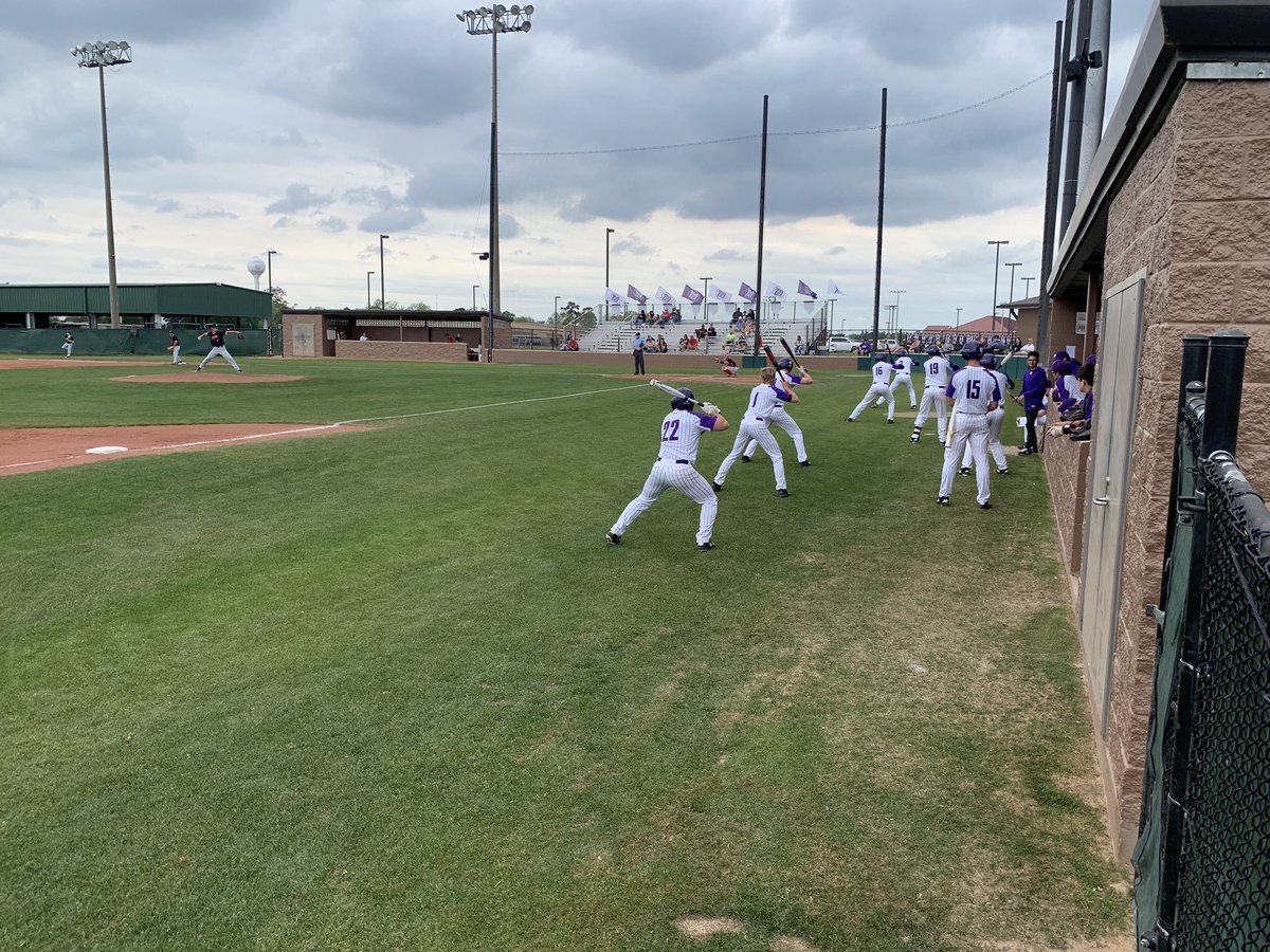 ScottyMac94's tweet photo. Watching a little #WildKatBaseball today, chewing some seeds, and loving my #WildkATlife! #GokATs #LoveMySchool #NATM2019 @WHS_SportsMed17 @WildKatBSB https://t.co/sw35mJ8j84