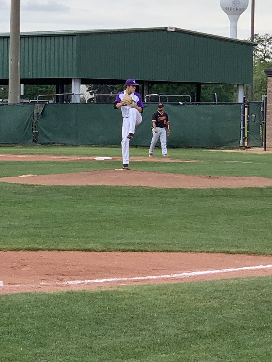 ScottyMac94's tweet photo. Watching a little #WildKatBaseball today, chewing some seeds, and loving my #WildkATlife! #GokATs #LoveMySchool #NATM2019 @WHS_SportsMed17 @WildKatBSB https://t.co/sw35mJ8j84