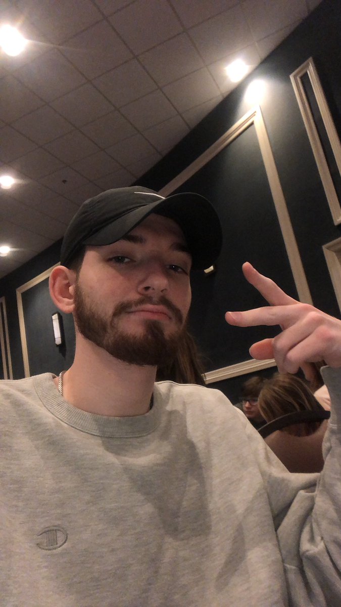 not anthony tweet media