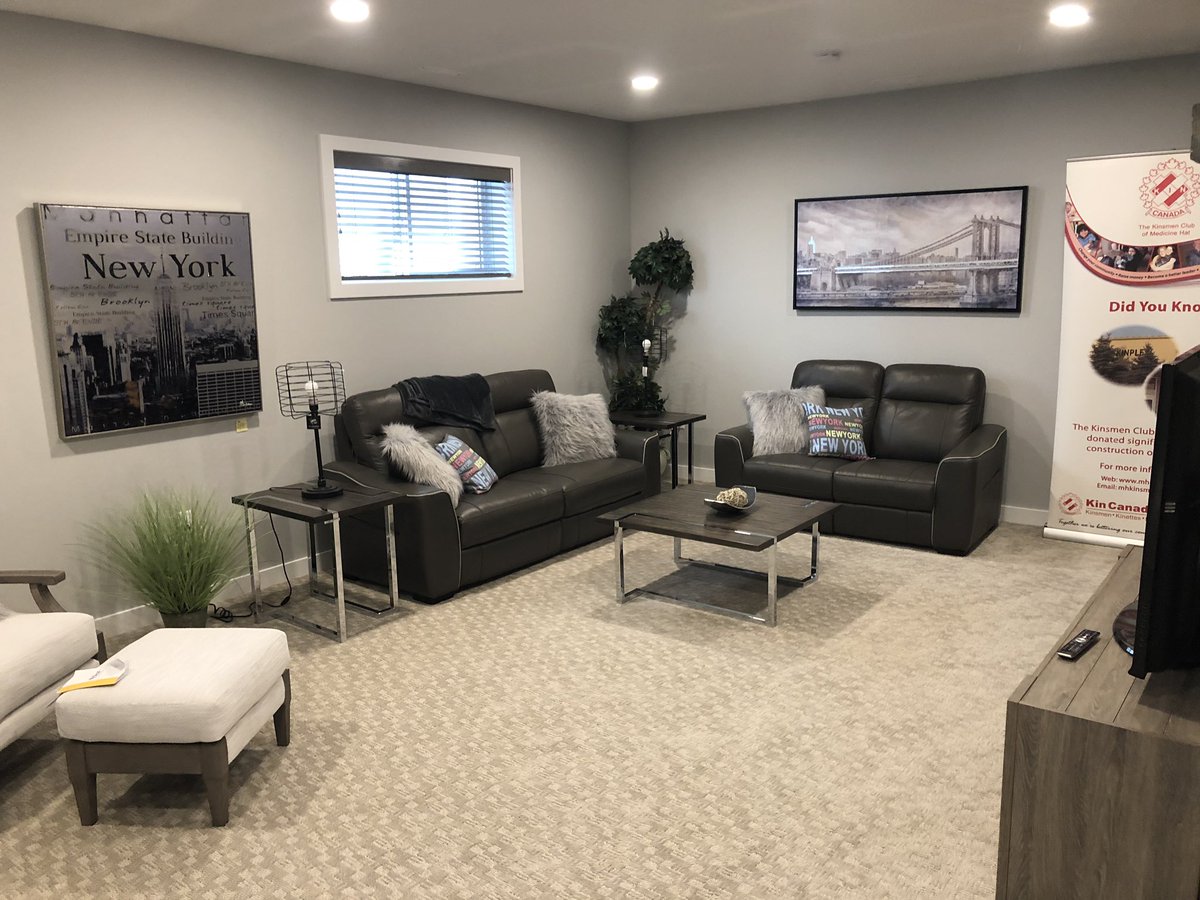 .@CJCYLogan: Come and check out the <a href="/MedHatKinsmen/">Medicine Hat Kinsmen</a> Home Lotto at 609 Somerside View SE! They’ve extended the ticket deadline to May 5th, but the 50/50 cut-off is tomorrow and valued at over $36k with the draw date on April 1st (no foolin’)! #medhat #yxh