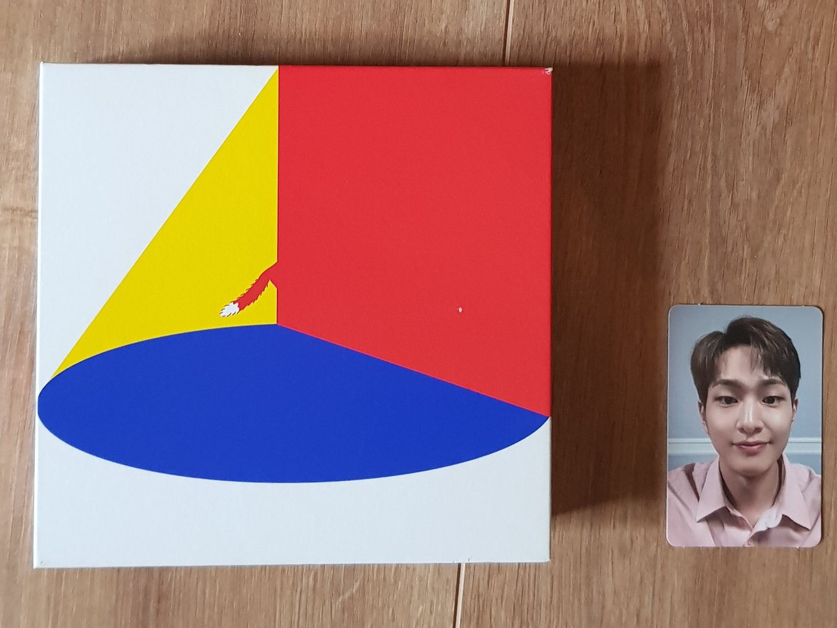 SHINee - The Story of Light : Epilogue Photocards : Onew & groupFavorite Song : Our Page
