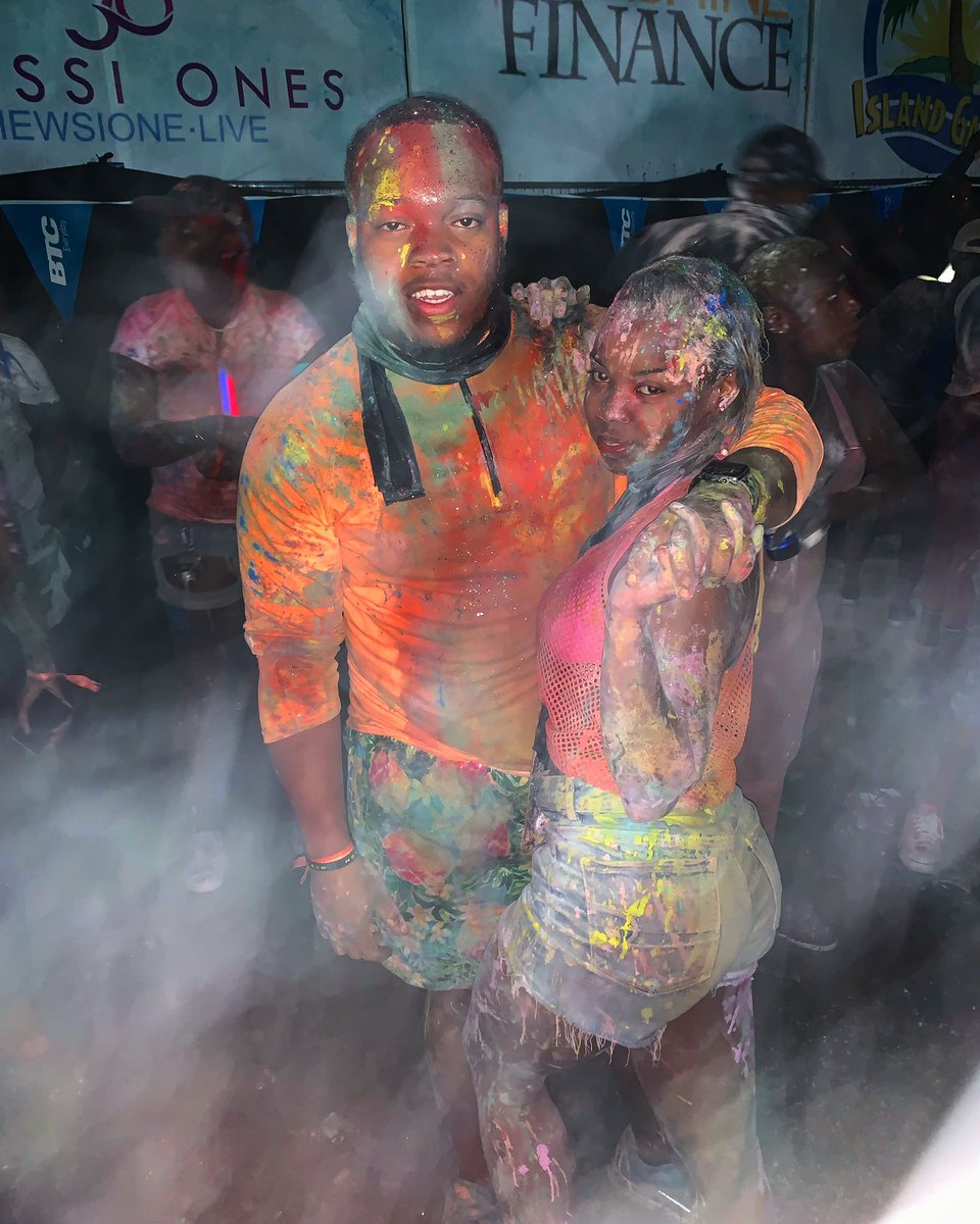 1var_l's tweet photo. GLOW Fete 2019 🧬🤪🎊 | Awesome @bahmasqueraders ‼️. #bahamascarnival2019 #bahmasqueraders #carnival https://t.co/ovjwaFupmf