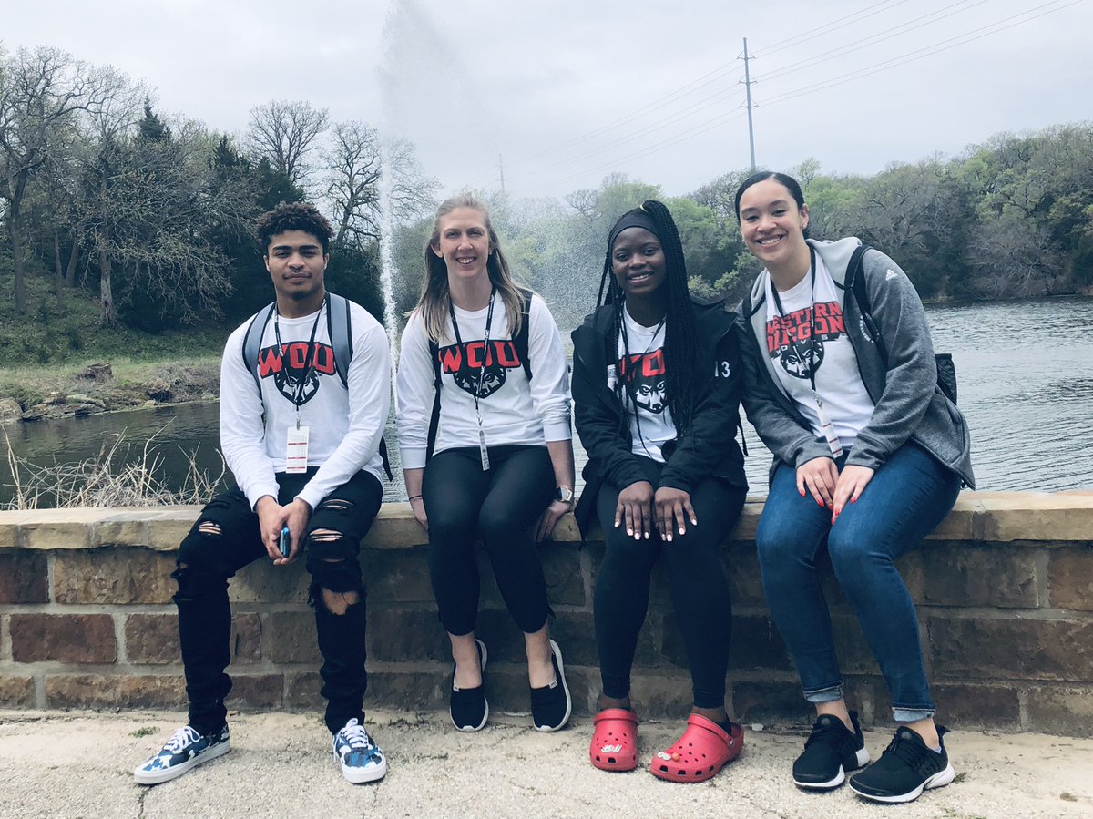 WOU_AT's tweet photo. WOU athletic training, @WouSAAC and our Student Athletes say No to drinking and driving! Take a stand and support designated drivers 🚫#teamcoalition #wolvesresponsible https://t.co/7rmmnh5wK0