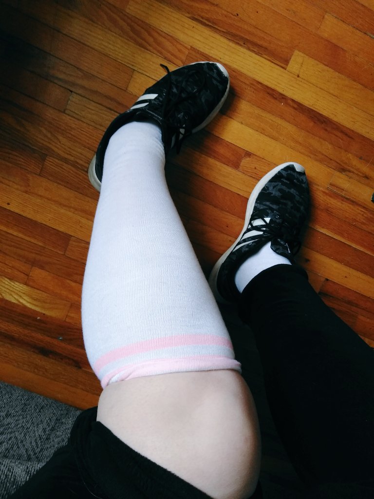 SSocksstar's tweet photo. These are getting dirtier and dirtier each day.  Wearing these for one of my best sock buyers. Who's next? 
#socksforsale #usedsocks #socks #footfetısh #sockseller #paypig #feetporn #footgoddess #socksociety #dirtysocks #longsocks #feetworld #finfeet #feet #smellyfeet #whitesocks https://t.co/WktjCXvwJB