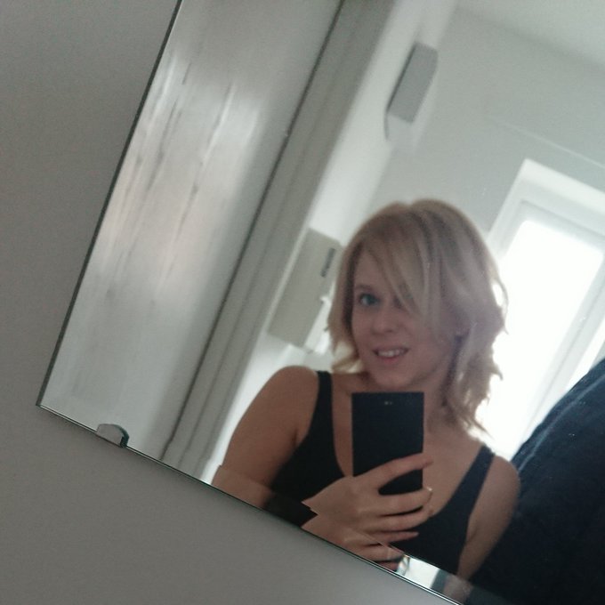 Love my blonde hair 💇 #vidalsassoon &hearts; 💕 https://t.co/5LzLDAxAwV<a href="/tag/vidalsassoon"class="tags">#vidalsassoon</a>