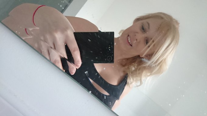 Love my blonde hair 💇 #vidalsassoon &hearts; 💕 https://t.co/5LzLDAxAwV<a href="/tag/vidalsassoon"class="tags">#vidalsassoon</a>