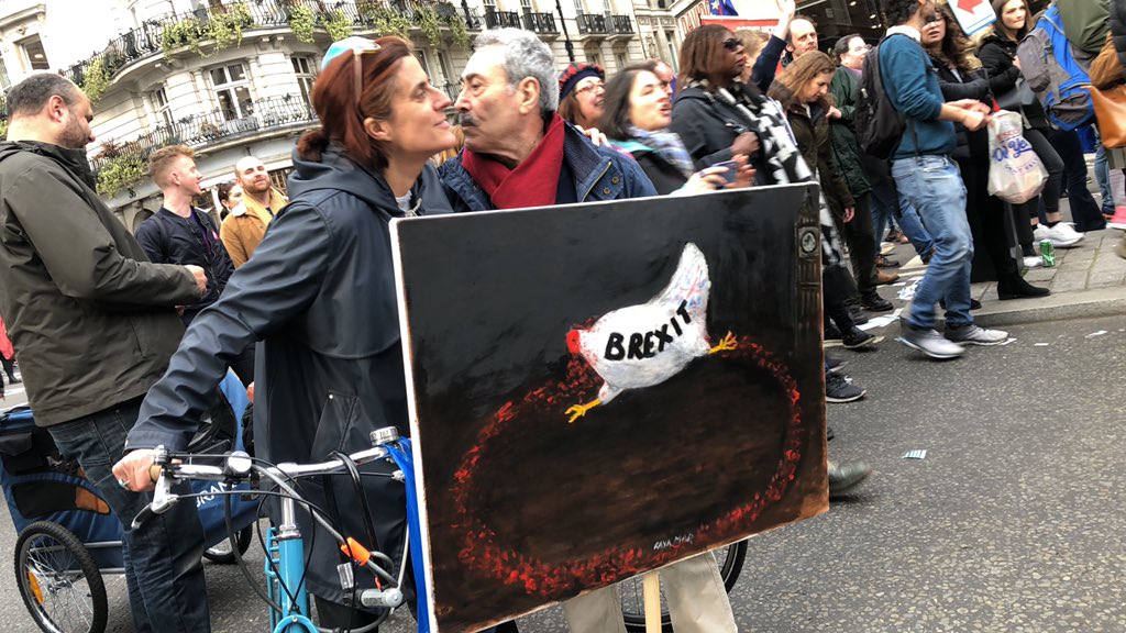 TheRewindersPRJ's tweet photo. #PeoplesMarch #PutitothePeopleMarch #Brexit https://t.co/cbtAUpHSd8