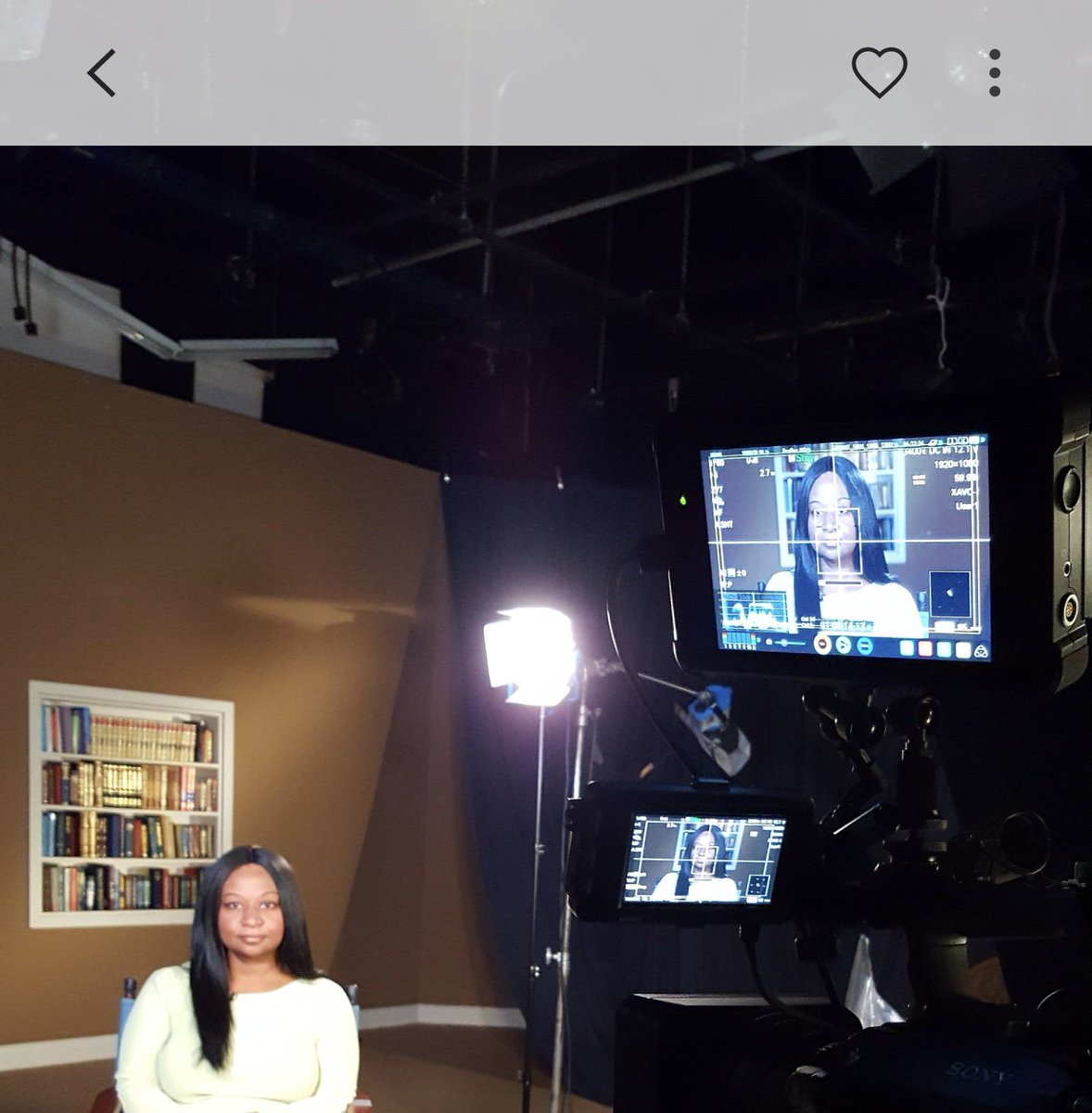 EleciaDexter's tweet photo. Special thanks to #Vandubose, #chriscomo, #CNN,!  Van thank you for your expertise, you did a phenomenal job on my hair and makeup! https://t.co/QJK4zVYVws