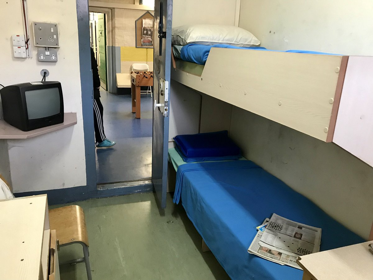 CatrionaWheeler's tweet photo. Had the best day, tour of Shrewsbury prison followed by Italian for lunch with fab company! 😍 #danaprison #shrewsbury #jailhousetoursdana @JailhouseTours https://t.co/nsxX1tfH0A