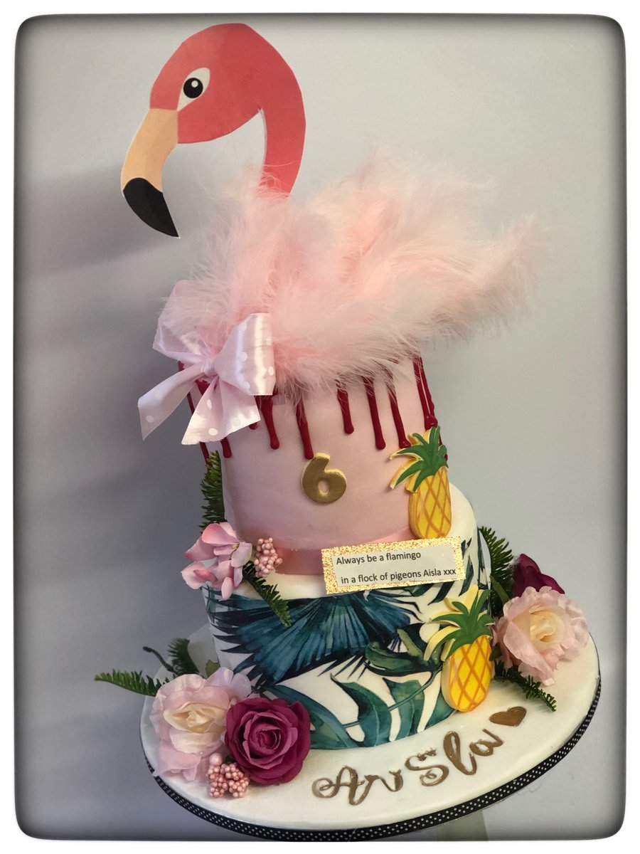 cakesbydesignnw's tweet photo. #caaaake https://t.co/IWO1mvKGRy