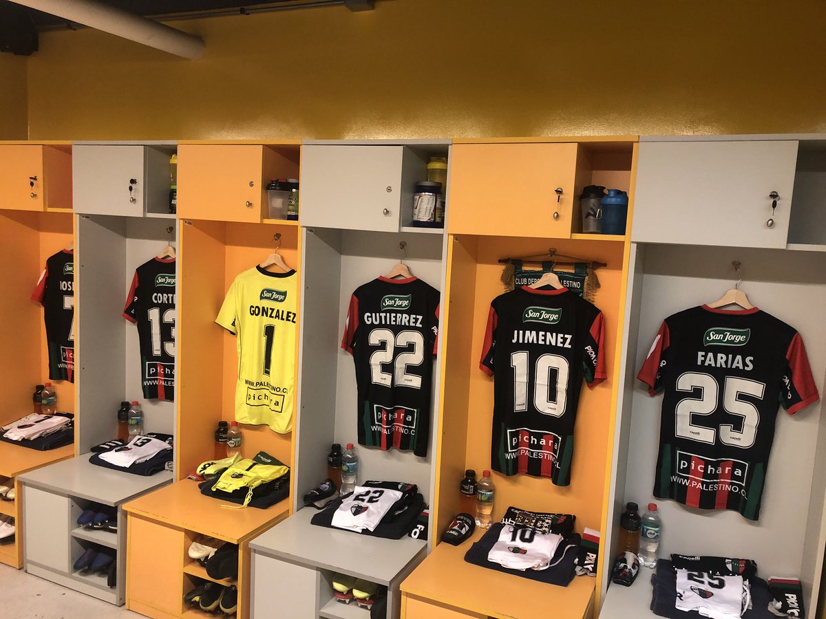 CDPalestinoSADP's tweet photo. ¡Nuestros utileros tienen todo listo para los jugadores! ✅

#VamosPalestino 🇵🇸
#SupercopaEASY 🏆 https://t.co/vRro3Tgvmq