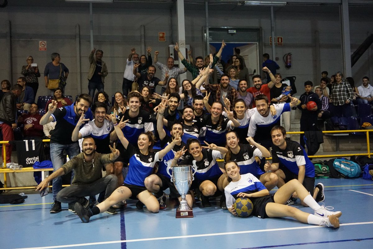 CAMPIONS COPA B 🏆🏆
Gran final!! Empat a 18 al temps reglamentari i guanyada en el gol d'or 🎉🎉
Gran treball col•lectiu. Així sí!!

#EndavantMontcada