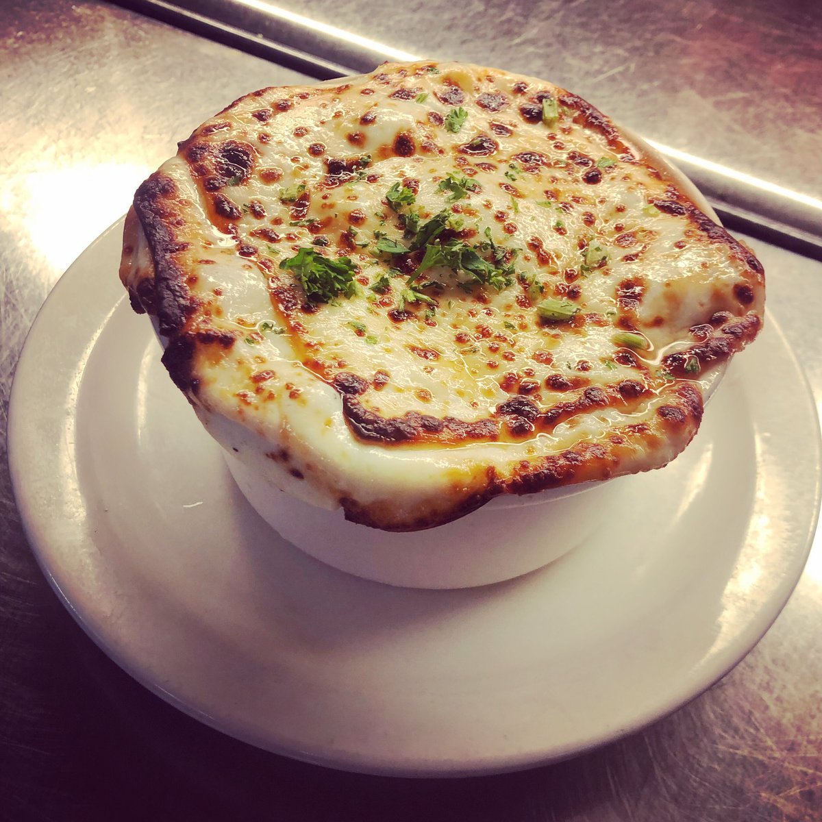 TheGlobeRestau2's tweet photo. Come in and warm up w/ French onion only @ the 🌎!! #eastaurora #food #soup # buffalo #buffaloeats #lunch #dinner #meetmeatheglobe https://t.co/cl8avenPo2