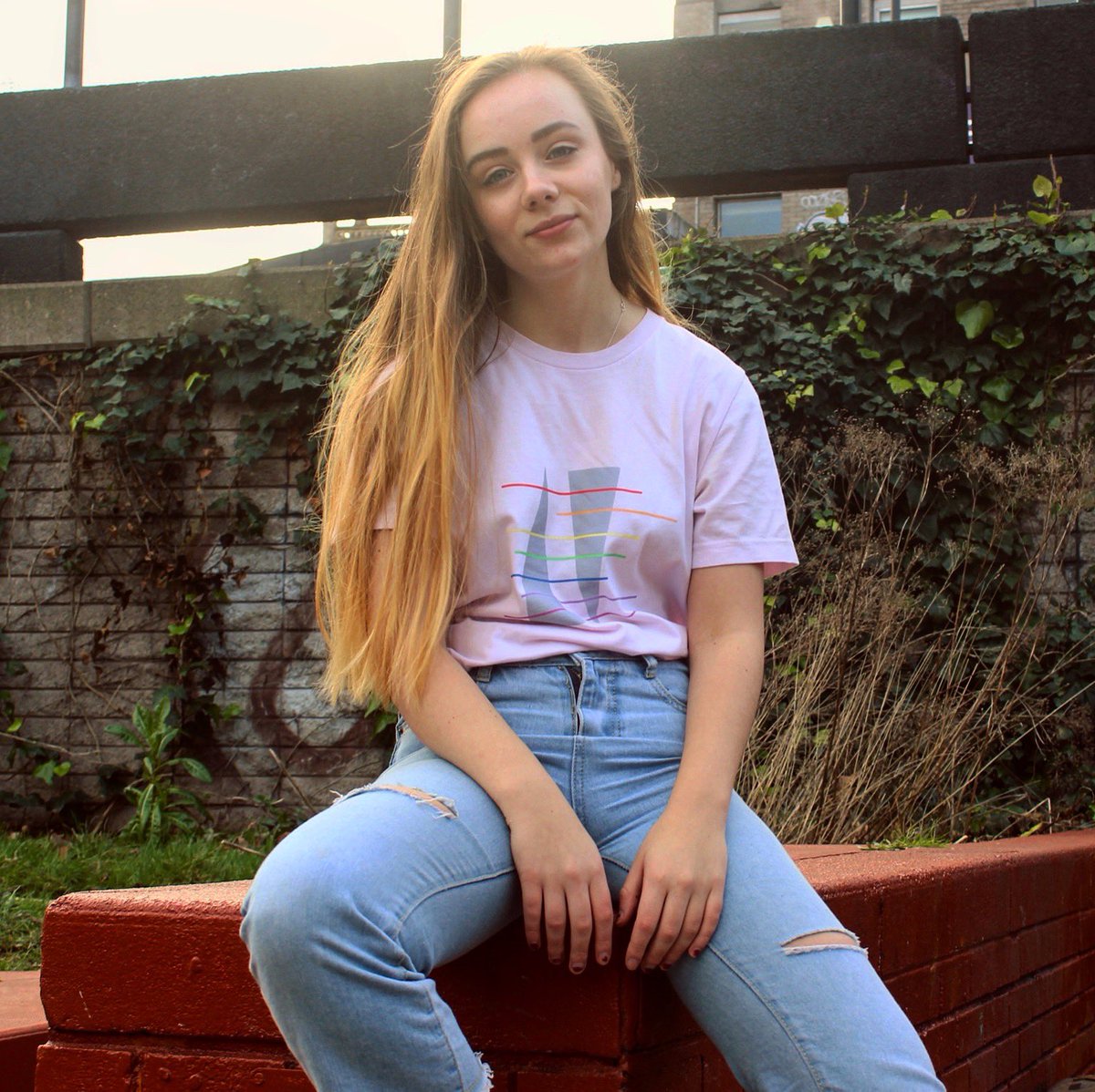 🌈 Colour your world 🌈 Purchase your Pink Rainbow Triangle T-Shirt - maxtariq.com/collections/ra…