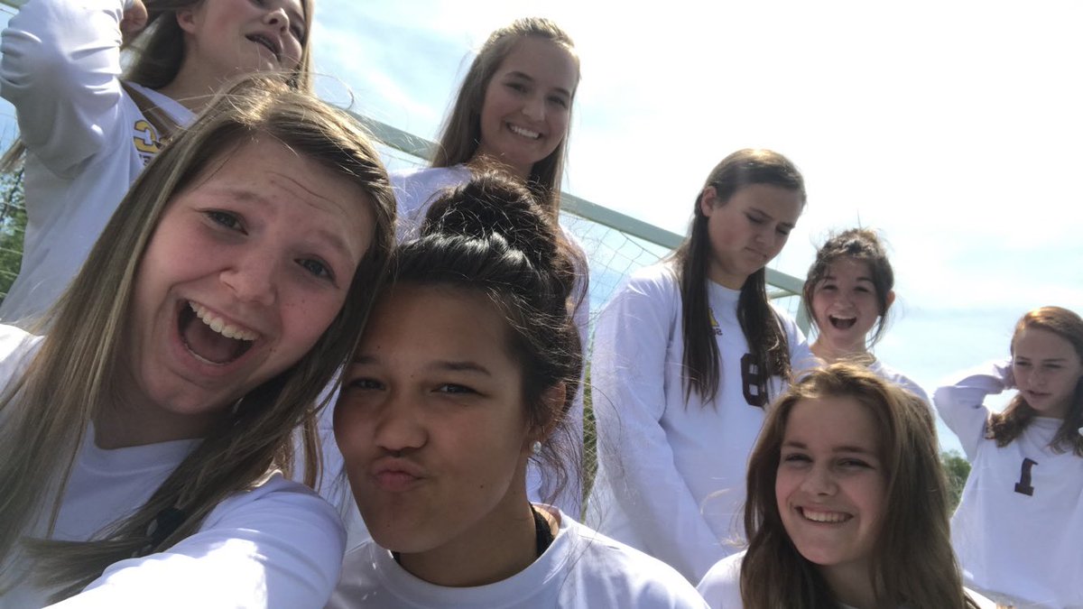 kennady_fox's tweet photo. @ellacumpataa happy birthday have a great day!! 💕 https://t.co/s5Rw9EHj4C