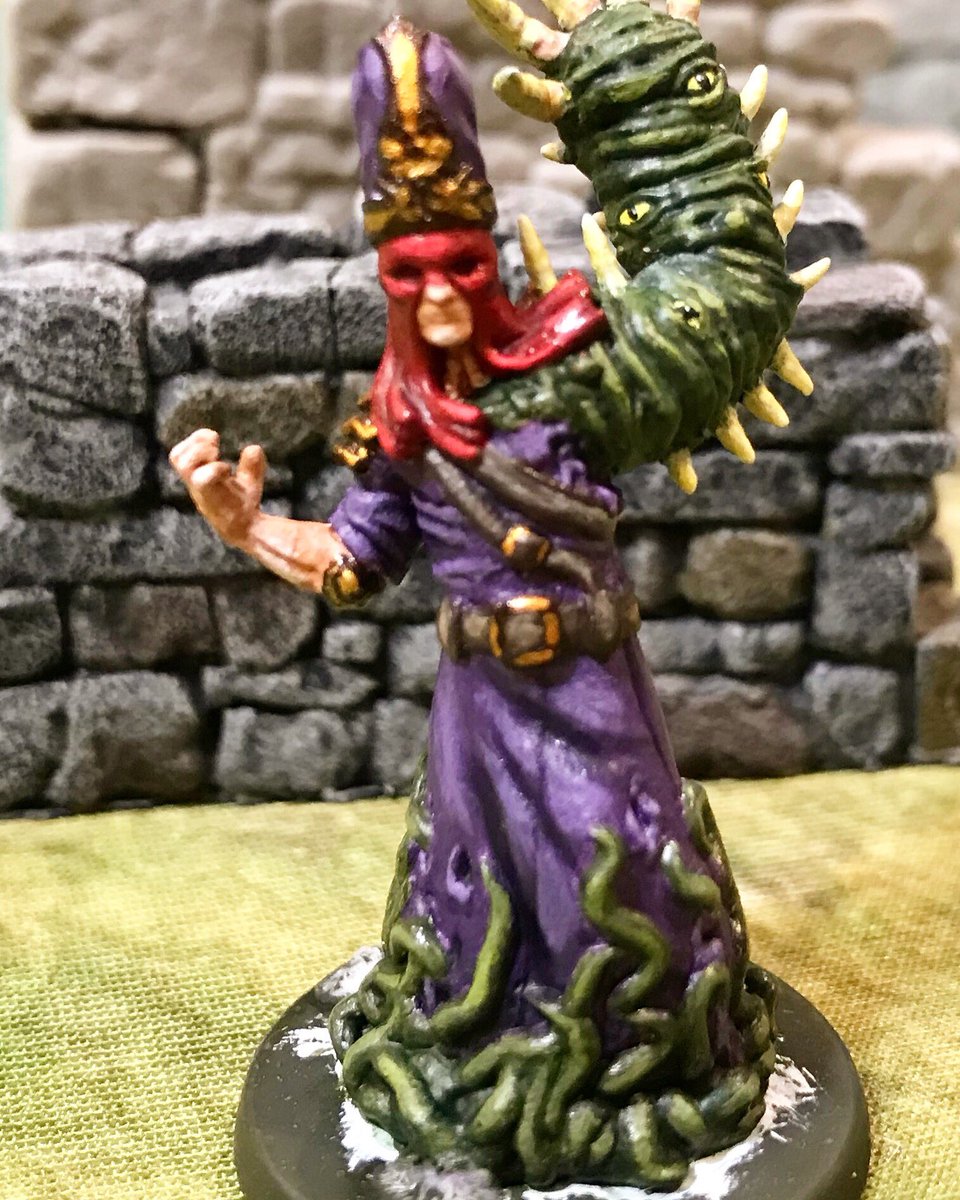 45Adventure's tweet photo. The finished (except for his base) Chosen in all his glory. #notallbloodrunsred #desolatefront #miniaturesgame #miniature #miniaturepainting #ww1 #worldwar1 #cthulhu #fantasy #horror #indiegame #indiegamedev #iga #indiegamealliance https://t.co/Ak6fuMCyCI