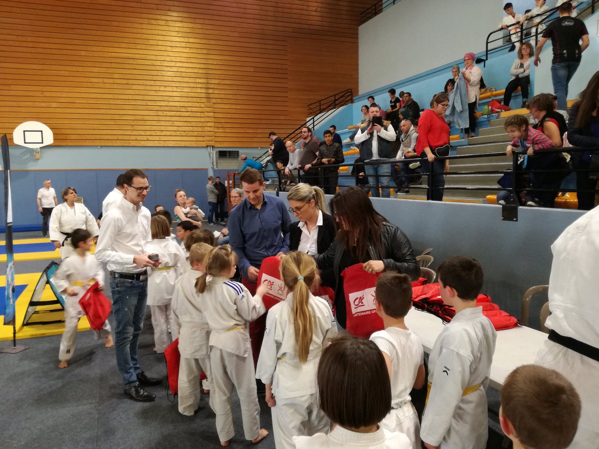 maglarochelle's tweet photo. Rencontre départementale de Judo à Valserhône. @ca_centrest  partenaire de la FFJDA...
@magnumstb @KevinMorvan1 https://t.co/JOIhAUfPZH