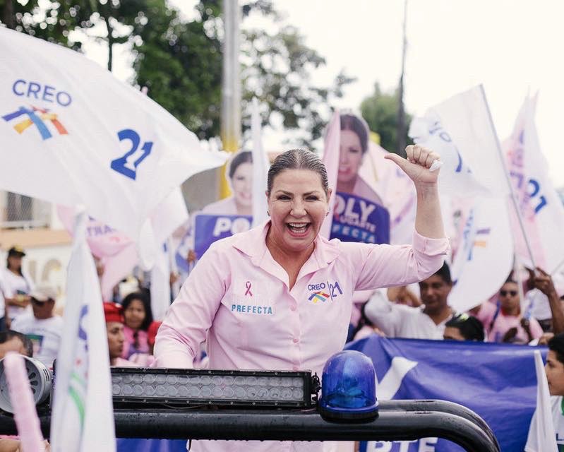 PolyUgarteG's tweet photo. Cada uno de estos momentos tienen un lugar especial en mi corazón. ¡Gracias! ¡Gracias a todas las personas que me han brindado su cariño y apoyo en este camino a la Prefectura del #Guayas!
#TeTocaATi #PolyPrefecta2019 https://t.co/eB1O38mD3G