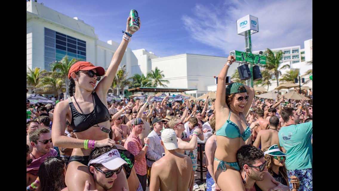 CancunNightlif2's tweet photo. Want to party in the craziest pool parties ever? 🔥 This is Spring Break Cancun! #springbreak #springbreak2019 #springbreakcancun #springbreakcancun2019 #partytimecancun #partyplannercancun #partyplanner #springbreakers #cancunspringbreak #cancunspringbreak2019 #daystillspringbre https://t.co/Q9Z13z7X3F