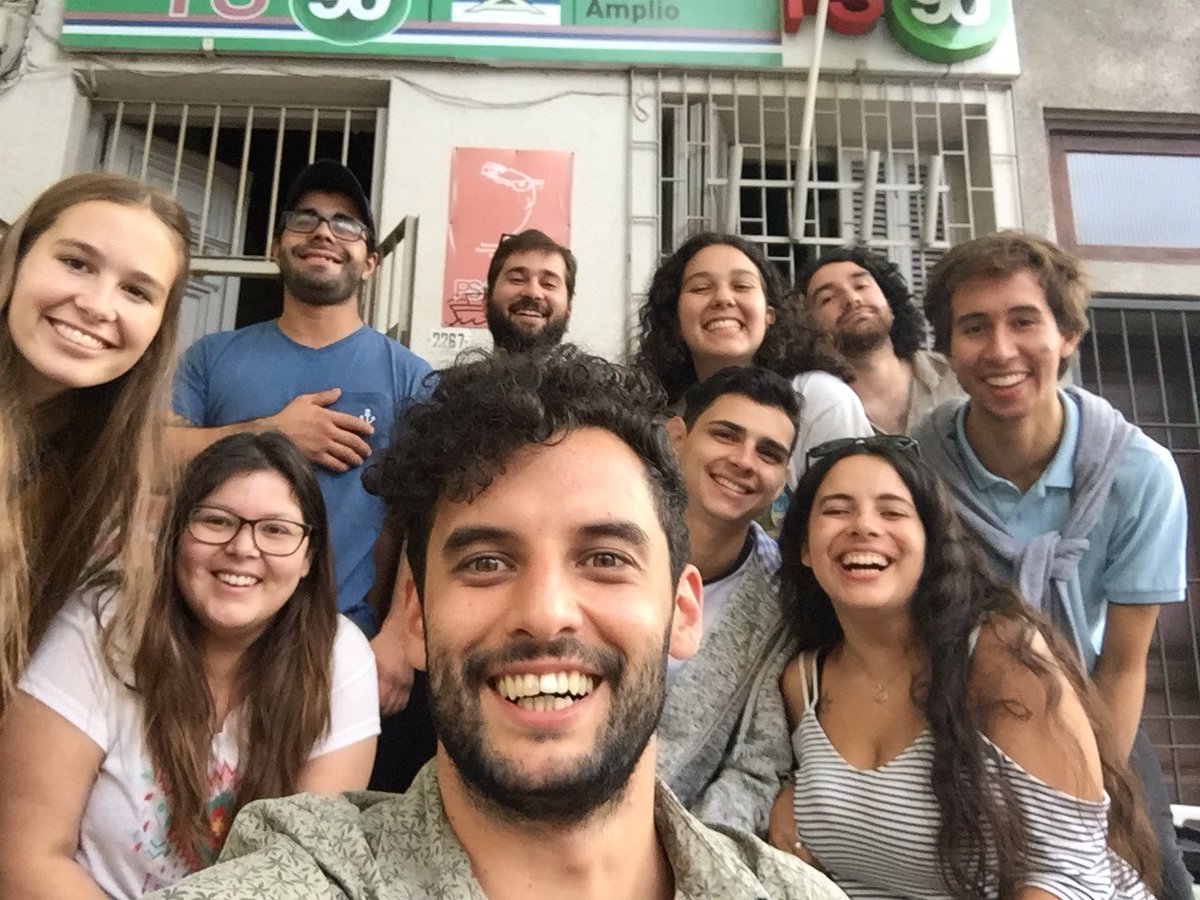 BombitasPomelos's tweet photo. Hoy junto a la @BrigadaOtto volanteamos en la Feria de Salto, charlamos con vecines y metimos comidita. Jornadas que hacen bien al alma y nos invitan siempre a redoblar con la convicción de que #AhoraDaniel ¡Vamos por el 4to! 💚 https://t.co/PVfj6GCzVu