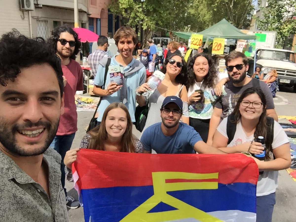 BombitasPomelos's tweet photo. Hoy junto a la @BrigadaOtto volanteamos en la Feria de Salto, charlamos con vecines y metimos comidita. Jornadas que hacen bien al alma y nos invitan siempre a redoblar con la convicción de que #AhoraDaniel ¡Vamos por el 4to! 💚 https://t.co/PVfj6GCzVu