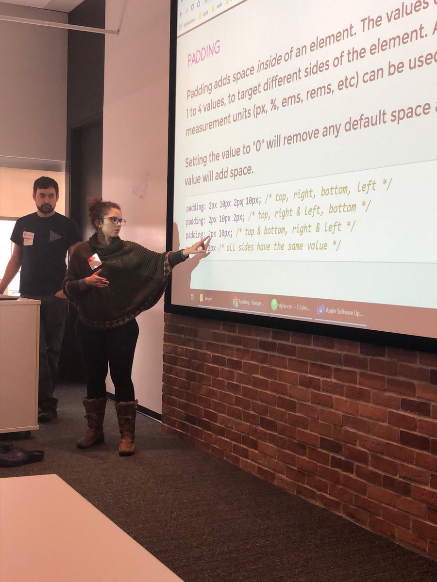 learningcodeyqb's tweet image. Atelier HTML & CSS en cours chez @coveo avec un groupe super sympa! Merci Québec City Reading Council et à nos bénévoles d’avoir appuyé l’événement ❤️#clcCode4Change
#LadiesLearningCode
