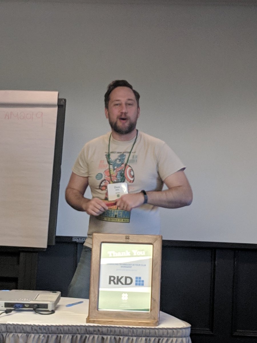 This guy is teaching us about the Twitter #4hcam2019 #4His4me #SocialMedia