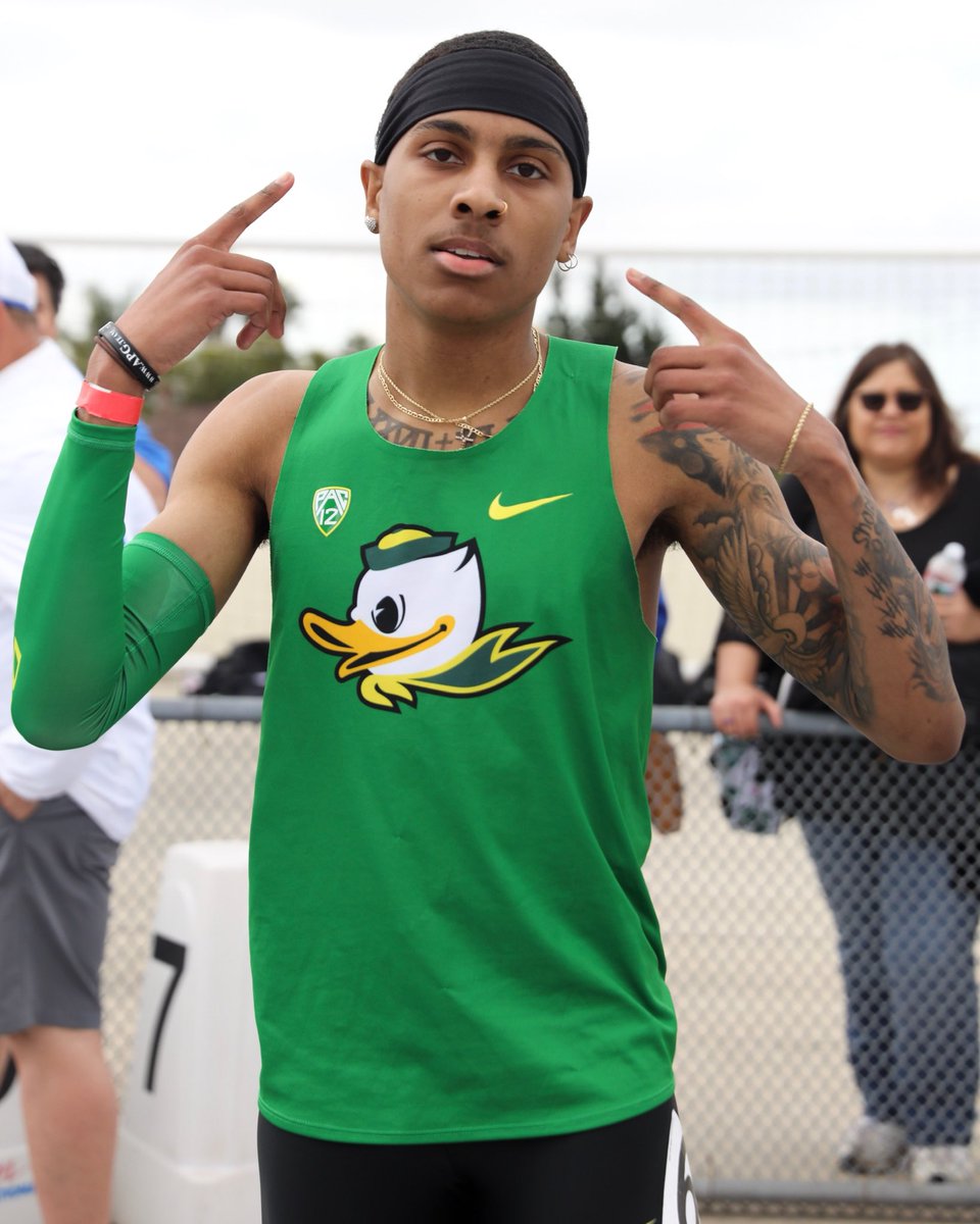 OregonTF's tweet photo. Freshmen lead hurdles sweep...

100mH🥇 Emily Sloan - 13.78
110mH🥇 Eric Edwards Jr. - 14.08

#GoDucks https://t.co/Unr3lfuZCU