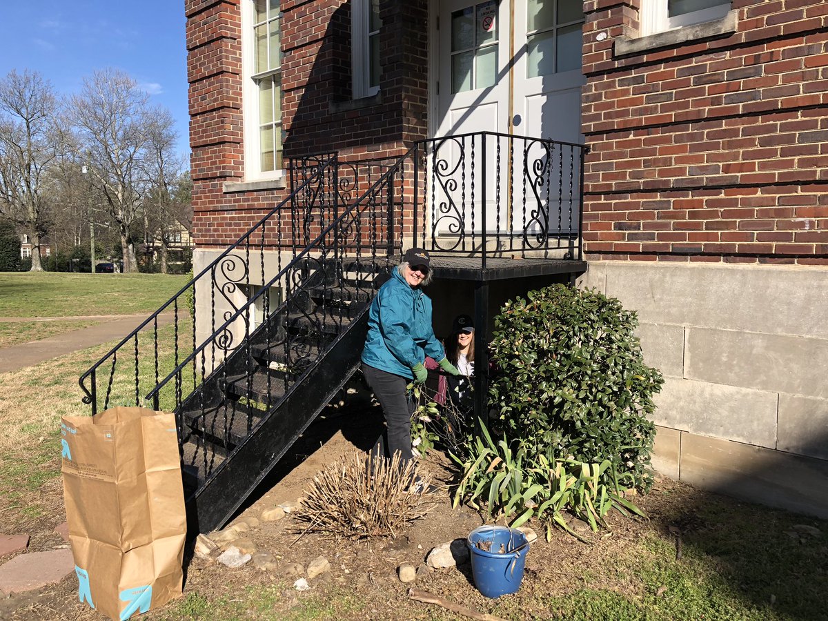WestEndPTSO's tweet photo. A HUGE thank you to all the volunteers who joined us for our West End Beautification Day today. A special thanks to our neighborhood churches West End Church of Christ, Blakemore United Methodist Church and The Gospel Church who have been such wonderful community partners to us. https://t.co/gwDWLwcWtU