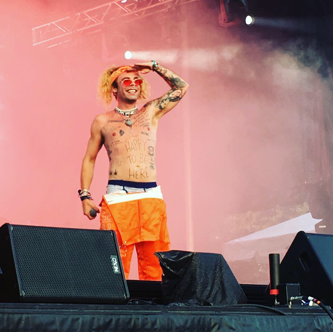 JessBloomxx's tweet photo. I seriously need another @modsun concert in my life. He seriously #slayed it at #estfest2018 #happybby #hippielove https://t.co/PGHiYHuX5m