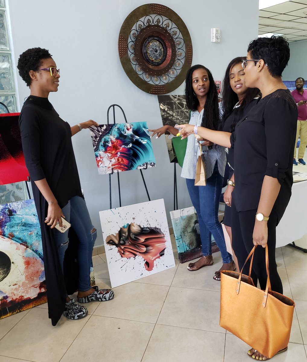 colgateprotect's tweet photo. Tech meets Art @NellyNellTaylor by
Kianne Patrice #digital and #AugmentedReality artist at #IndiggoConference
#Kingston #Jamaica https://t.co/hlJzZkFkKG https://t.co/rcyBTYxVMk