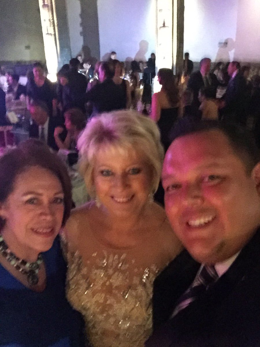 AlexPulidoG's tweet photo. Felicidades @LuceroCabrales Presidenta de @amexme por la #GalaMujerAmexme; estoy seguro que seguirán impulsando con éxito a las mujeres empresarias en México y el mundo, cuenten con nosotros.

Merci beaucoup pour votre travail, vous êtes bienvenus @MCOghly Président de @FCEMonde. https://t.co/QC1h6SE3wg