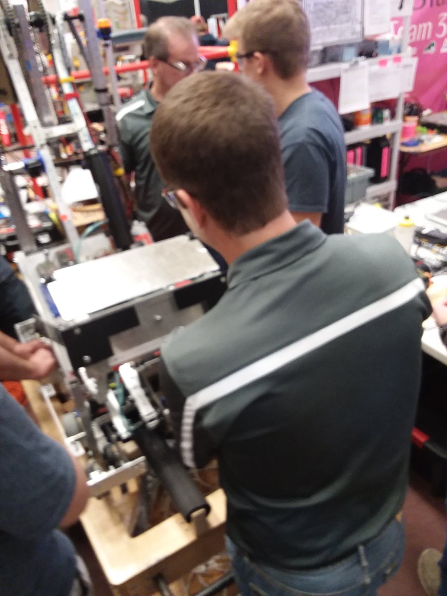 Bearbotics4068's tweet photo. Thank you to 1619, Up-A-Creek Robotics, and 1410, The Kraken, for picking us for their alliance for these upcoming playoff matches! We can't wait to compete with you https://t.co/eQseCUTAOE