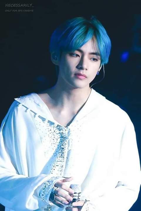 SMN86388657's tweet photo. #COMFORTFORBTS
#COMFORTFORV
Get well soon our precious taehyung we 💜 you https://t.co/cYbAyyPdnd