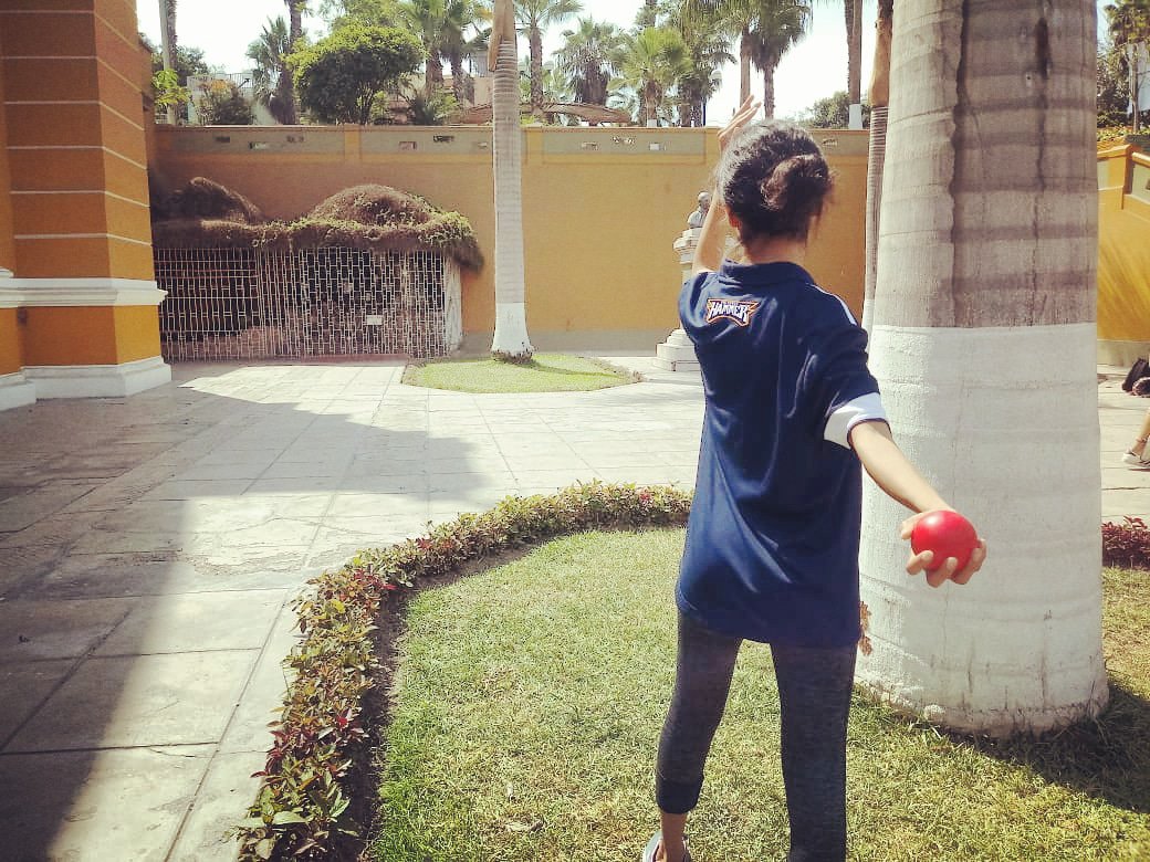 Claurood's tweet photo. Concentrate en donde vas a lanzar la pelota! 💪💚💙❤ 
#worldwidewickets #cricket_peru #cricketperu #cricketperuofficial #peru #lima #icc #iccamericas @cricket_peru @cricketworldcup  @ICC @iccamericas https://t.co/HfutBaxUCc