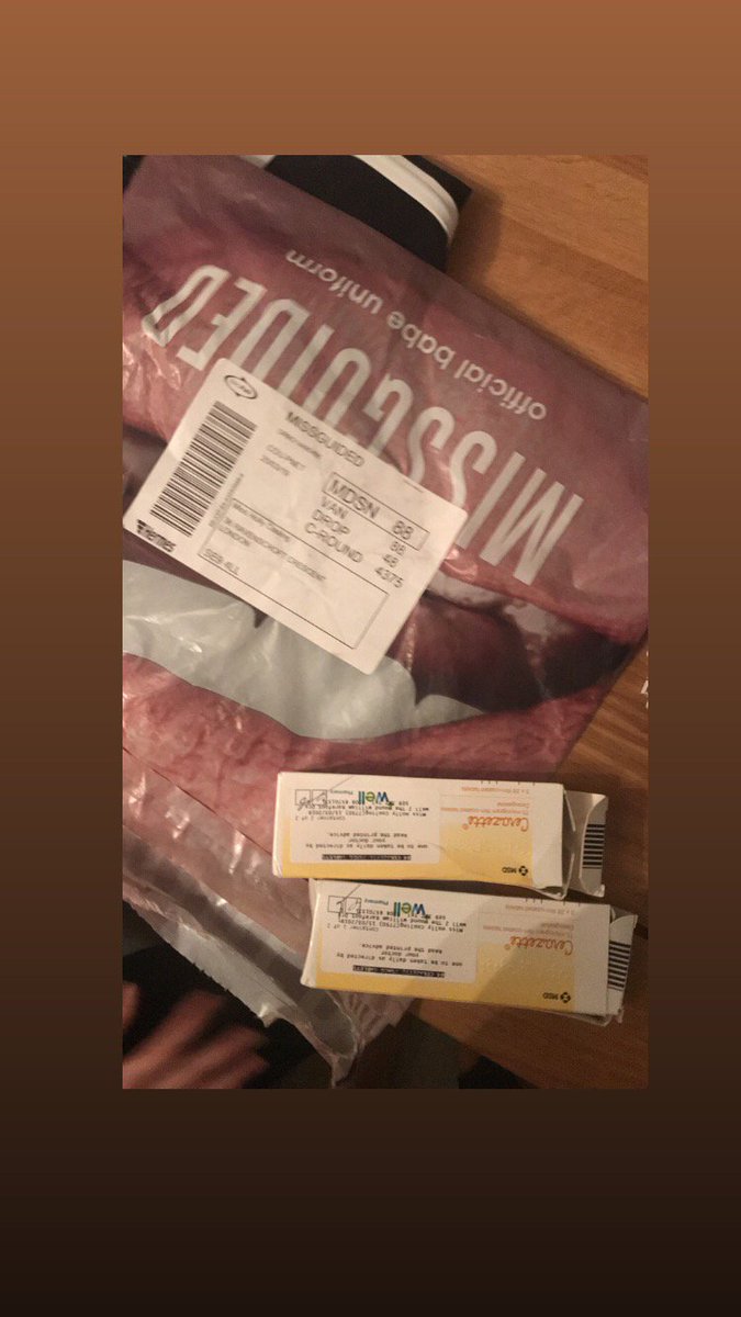 hollcooling's tweet photo. Only I would send a return to missguided and put my pills in with and not even realise 😂😂😂 thanks for sending them back @Missguided 😂😂♥️♥️#topservice #missguided https://t.co/0GuqwMq280